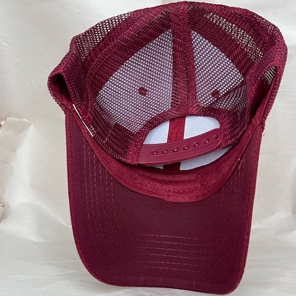 Red maroon trucker hat - Picture 13 of 13